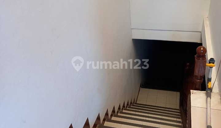 Ready-to-occupy 2-story hook house in Pondok Pekayon Indah, Bekasi 2