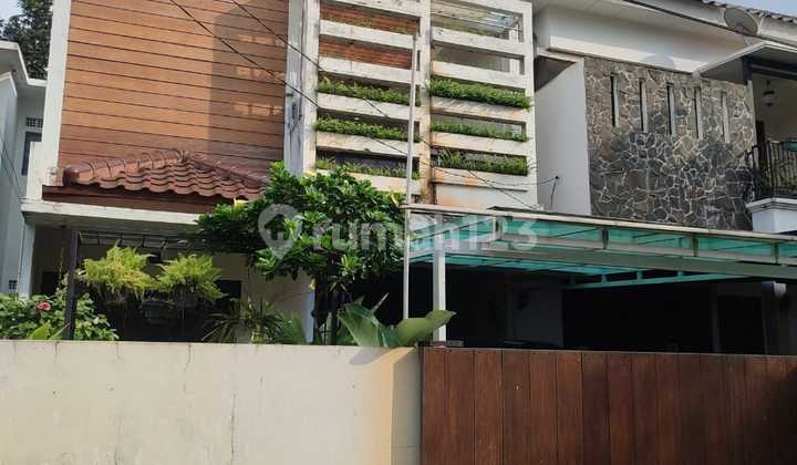 Rumah cantik 2 lantai siap huni strategis di Bintaro Jakarta Selatan