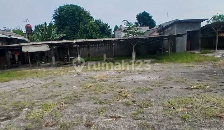 Hold empty flat ready to occupy strategic on main road in Cileungsi Bogor.