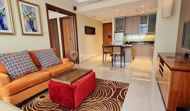 ruang keluarga apartemen oakwood premier cozmo 1