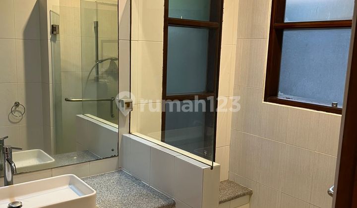 Rumah Luas siap huni strategis di mampang prapatan jakarta selatan 2