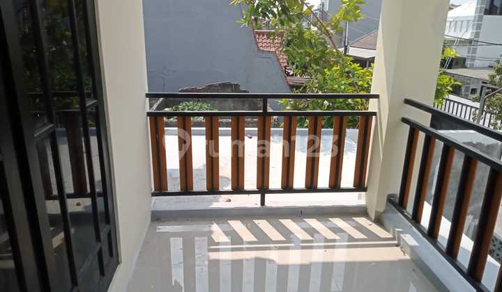 Rumah bagus siap huni di Pondok Surya Mandala Bekasi Selatan 2