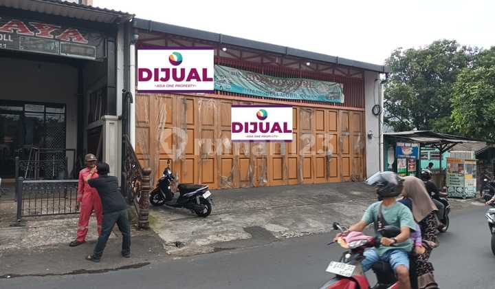 Ready-to-use 2-story shophouse in a strategic location in Rawalumbu, Bekasi. 2
