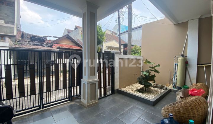 Rumah 2 Lantai Siap Huni Strategis di Taman Galaxy Bekasi