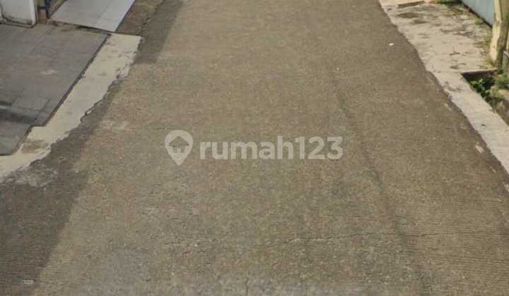 Sturdy, move-in ready, strategic house in Jaka Sampurna, Bekasi. 2