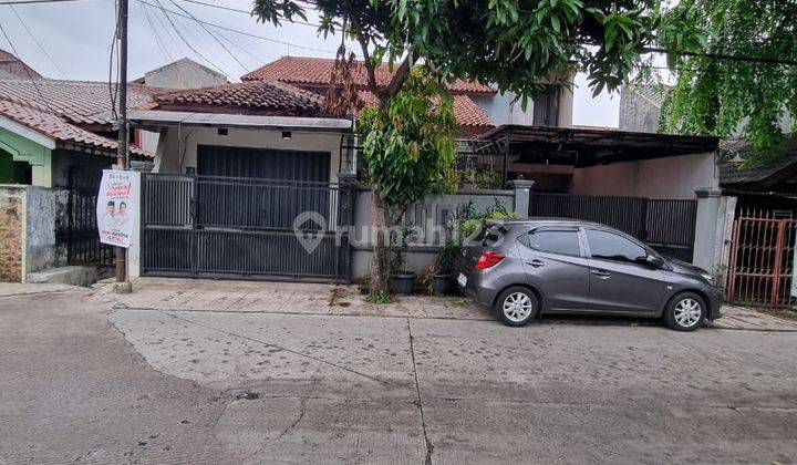 Rumah 2 Lt Strategis SHM di Perumahan Pondok Timur Indah Bekasi 1