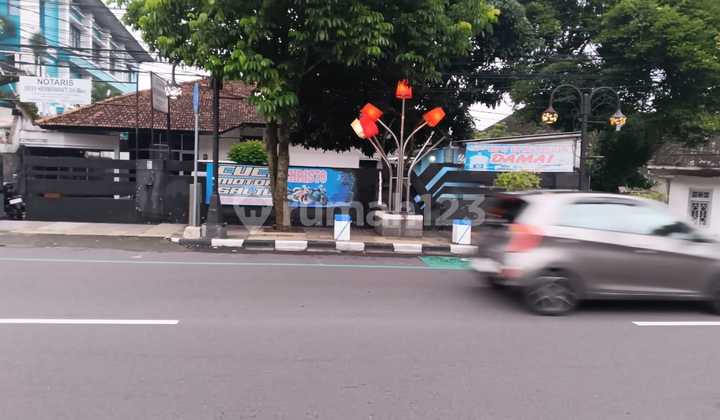 Ready-to-Occupy Residential/Business Property on Raya Diponegoro, Salatiga 1