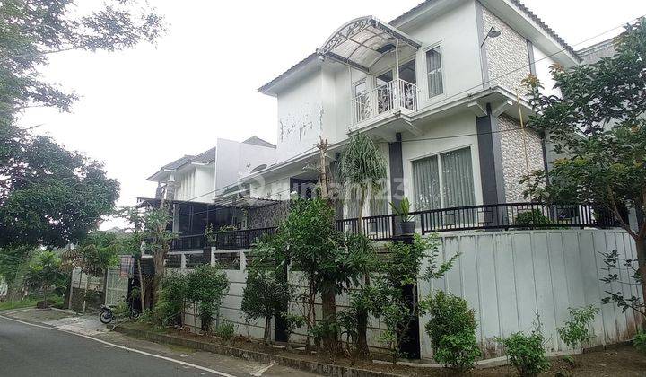 Rumah Hook 2 Lantai Jalan Kemayoran Cemorokandang Malang 1