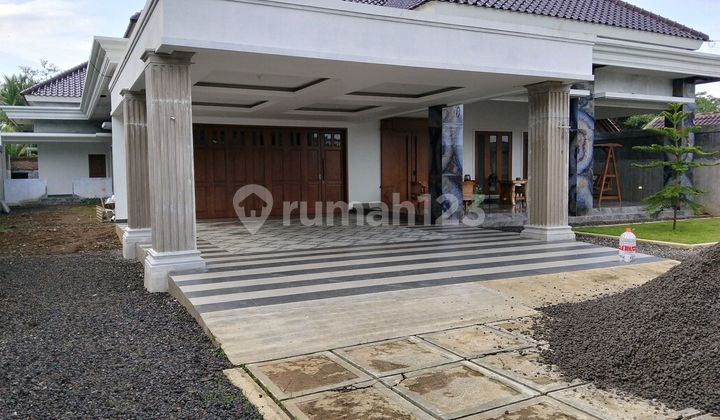 Luxury House with Mountain View in Salatiga 2