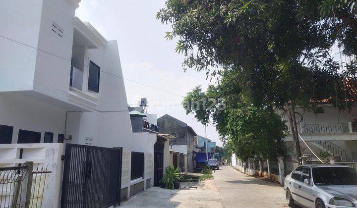 Dijual Rumah Mewah  2 Lantai Hook Di Pondok Kelapa Jakara Timur 2