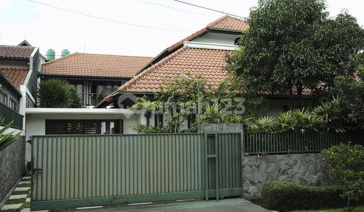 Rumah Eksklusif nyaman dan asri Area Komplek Geger Kalong