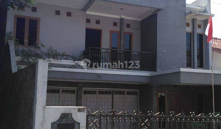 Rumah Bagus Semi Furnished SHM di Cimahi Utara, Cimahi 1