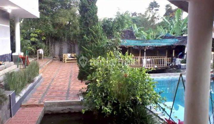 Jual Rumah Mewah Dengan 2 Kolam Renang Water Boom di Kota Bandung 2