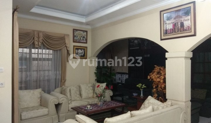 Rumah Lama Terawat SHM Furnished Arcamanik