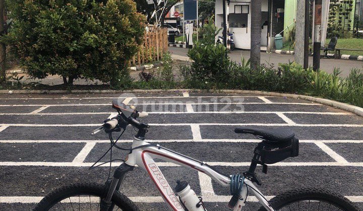 garasi/carport murah rumah hoek siap huni