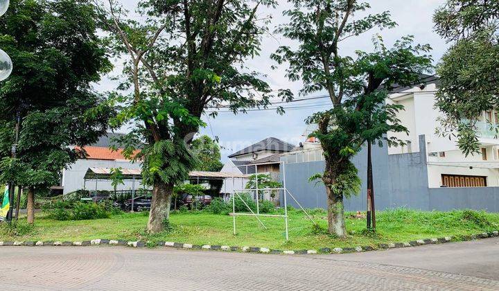 tampak depan tanah siap bangun buah batu