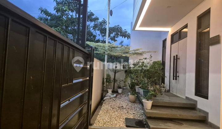 Rumah Baru Siap Huni Dekat Geger Kalong
