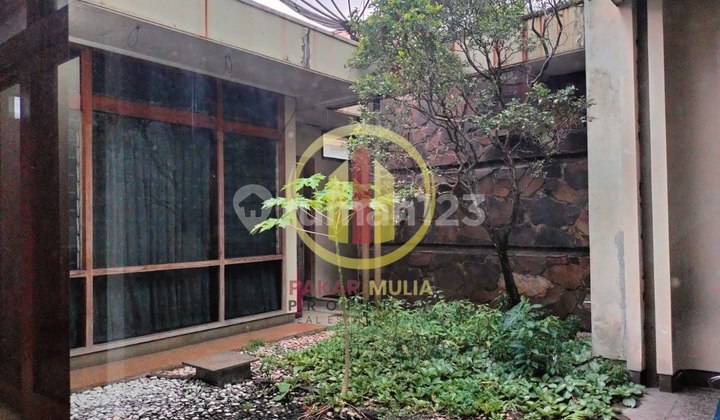 Rumah Lama  area Strategis Sayap Riau Cocok untuk kantor atau cafe 2