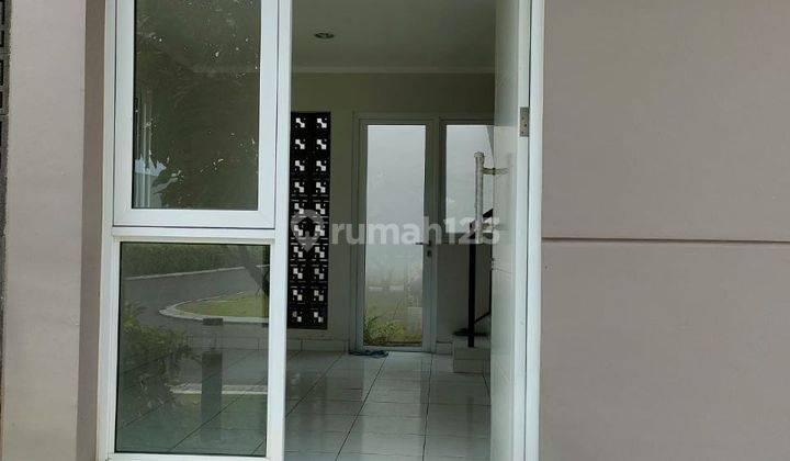 Rumah 2 Lantai Bagus SHM Posisi Hook di Summarecon, Bandung 2