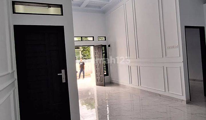 di White House Marelan, Jl. Pasar 4 Barat Marelan, Medan 2