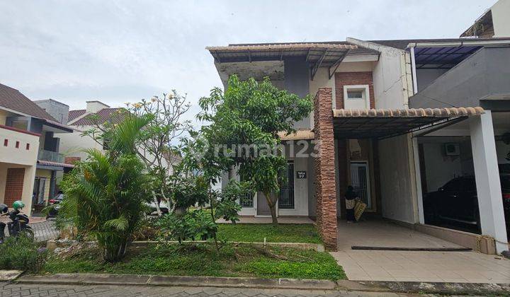 di Jual Rumah Mewah Lokasi Jl.flamboyan, Medan 1