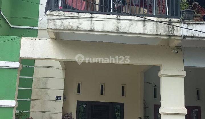 di Rumah Jl.eka Rasmi Komplek Johor Town House, Medan 1