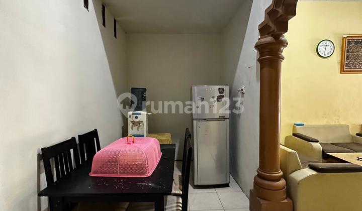 Modern luxury house in the Medan Sunggal area complex. 2