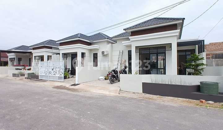 Rumah Modern Cantik Rasyid Bumi Permai daerah Medan Johor 1