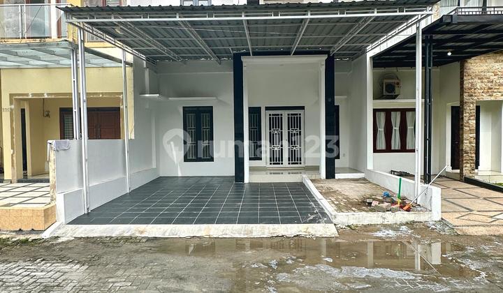 Rumah dalam komplek elite jl.flamboyan 2