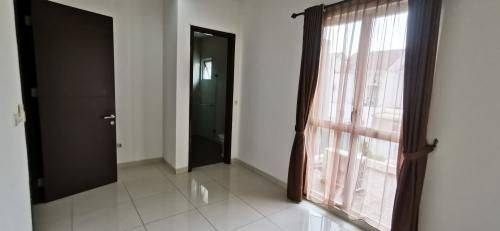 Rumah Kontrakan 2 Lantai Cluster Palm Spring Jakarta Garden City Jgc Siap Huni  2