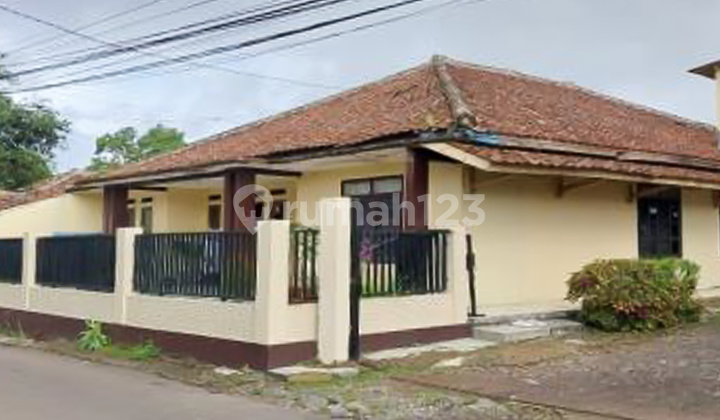 Rumah Lelang Halaman Luas di Samping Jalan Cikole Kota Sukabumi 2