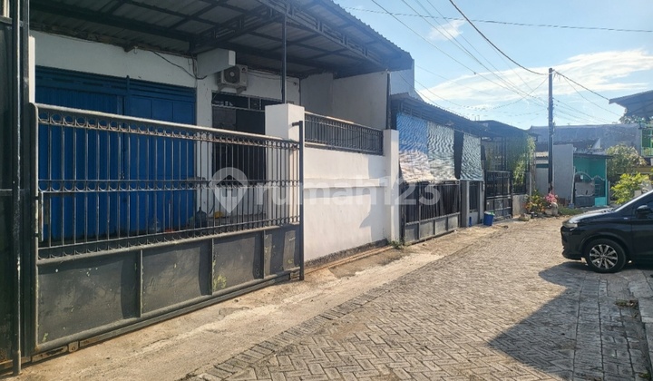 House for Auction in Kebomas, Gresik 2