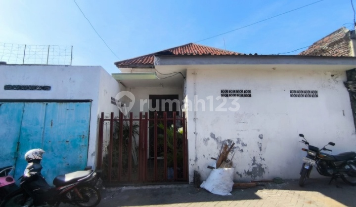 For Sale, Auction House in North Krembangan, Surabaya