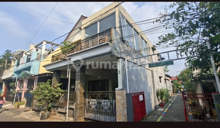 For Sale 2-Story Auction House in Petiken Dryorejo, Gresik For Sale 2-Story Auction House in Petiken Dryorejo, Gresik