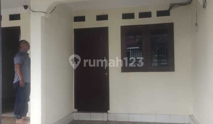 2-Story House Spacious Strategic Location in Tebet 2