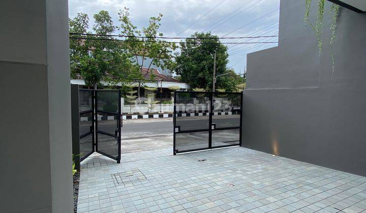 teras dijual rumah 2 lantai baru