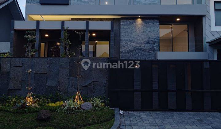 Dijual Rumah Mewah 2.5 Lantai Lokasi Citraland 1