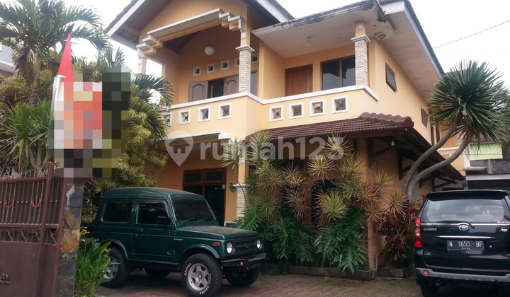 For Sale Nice Villa Location Songgokerto Batu District