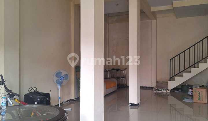 For Sale/For Rent 2 Units of Adjacent Shophouses in Manyar Raya Resort, Gresik 2