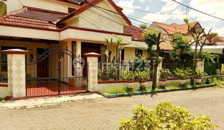 Dijual Rumah Hook Lokasi Dekat Bandara Juanda 