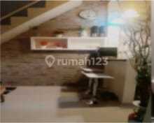 Dijual Rumah 2 Lantai Lokasi Medokan Ayu Utara 2