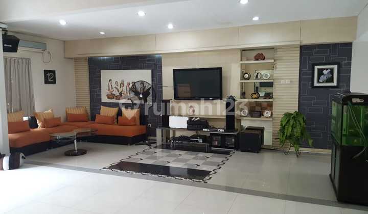 Dijual Rumah Mewah Lokasi Menanggal Gayungsari Lengkap Full Furnished Surabaya 2