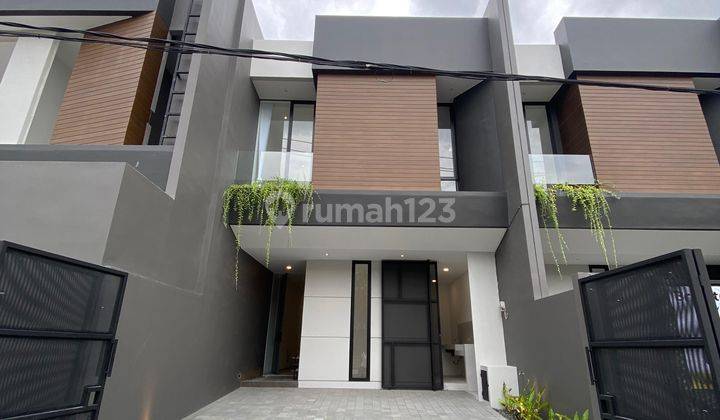 tampak depan dijual rumah 2 lantai baru