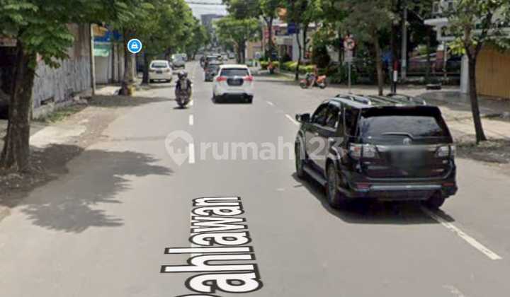 For Sale 3-Story Shop House Located on Jalan Pahlawan Surabaya 2