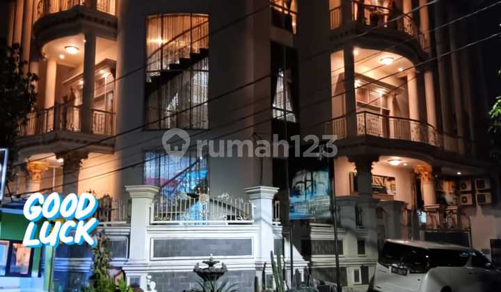 Dijual Rumah Mewah 3 Lantai Lokasi Rungkut Asri Surabaya 