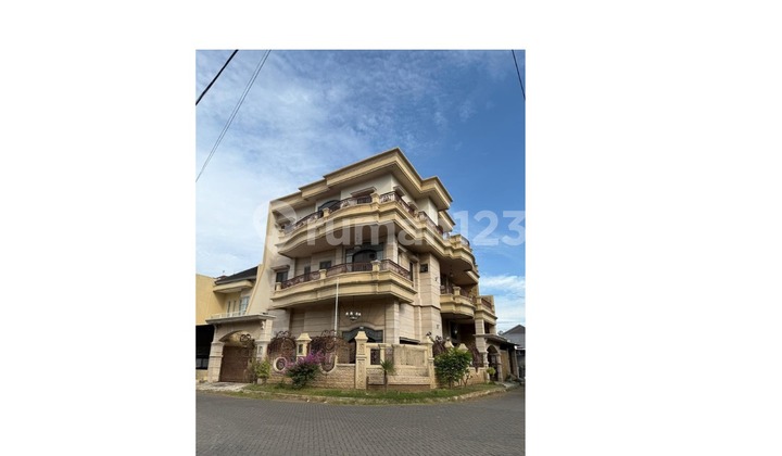 Dijual Rumah Mewah 3,5 Lantai Lokasi Galaxy Bumi Permai Surabaya 2