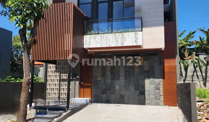 Dijual Rumah Baru Citraland Utama Surabaya Lengkap Dengan Pool 2