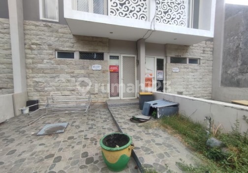 For Sale By Auction, House Location Menganti Gresik 2