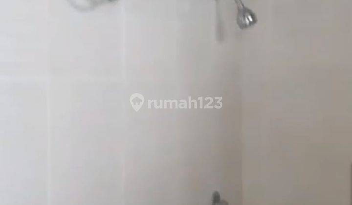 kamar mandi dijual rumah 2 lantai cluster