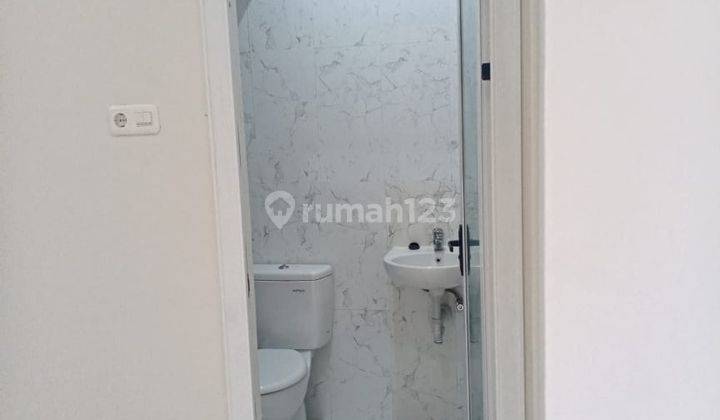 kamar mandi dijual rumah baru 2 lantai